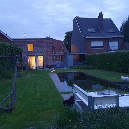 Gezellige moderne woning met zwemvijver Halle  Buitenkant foto